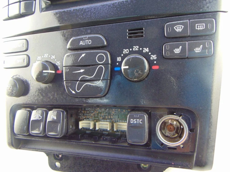 RADIO CD VOLVO XC90 (2002-2006) 2.4 D5 163KM 30679465-1