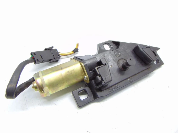 ZAMEK KLAPY BAGAŻNIKA BMW E65 (2001-2005) 4.4 V8 N62B44A 333KM 7014872