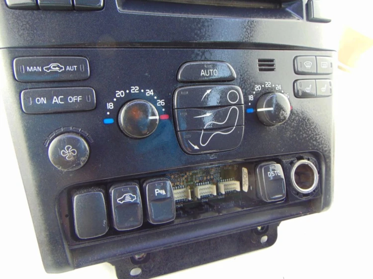 RADIO CD VOLVO XC90 (2002-2006) 2.4 D5 163KM 30679465-1