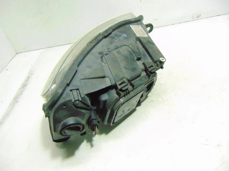 LAMPA LEWY PRZÓD AUDI A6 C6 2.0 TDI