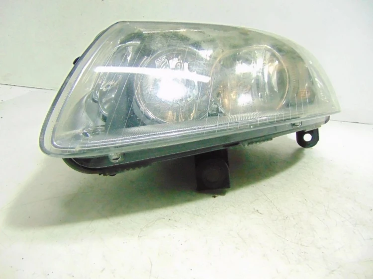 LAMPA LEWY PRZÓD AUDI A6 C6 2.0 TDI