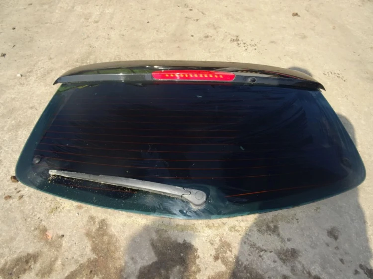 SZYBA KLAPY BAGAŻNIKA RENAULT LAGUNA II LIFT (2005-2007)
