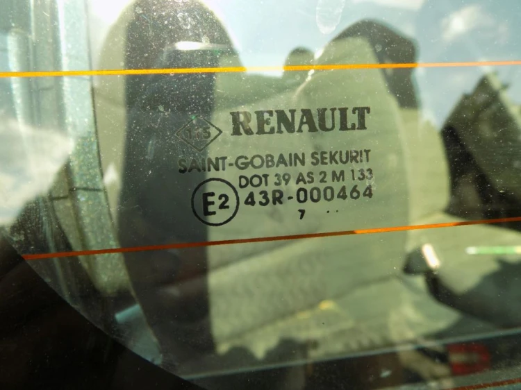 SZYBA KLAPY BAGAŻNIKA RENAULT ESPACE IV (2003-2006)
