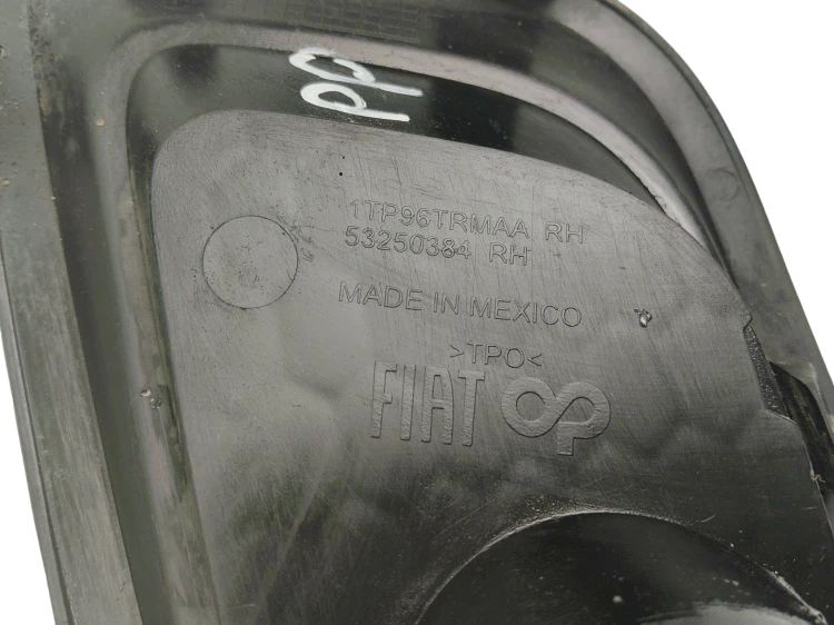 KRATKA ZDERZAKA HALOGENU PRAWA FIAT 500 (2007-2015) 1.4 16V 100KM 53250384R