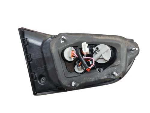 LAMPA PRAWY TYŁ W KLAPE HYUNDAI I30 III (2016-2018) 1.6 CRDI 110KM 92404-G4
