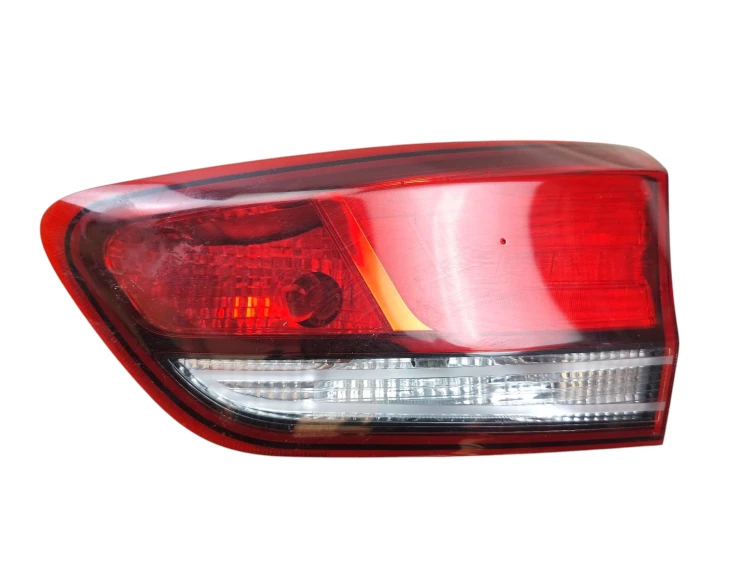 LAMPA PRAWY TYŁ W KLAPE HYUNDAI I30 III (2016-2018) 1.6 CRDI 110KM 92404-G4