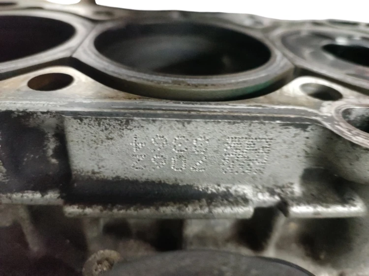 BLOK SILNIKA VOLVO S60 I LIFT (2004-2010) 2.4 D5 126KM 30677367