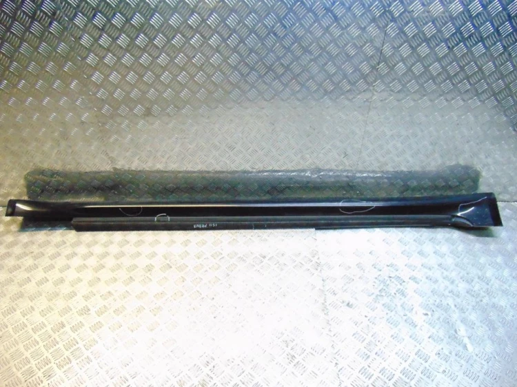 LISTWA PROGOWA PRAWA LEXUS IS II 2.2 D