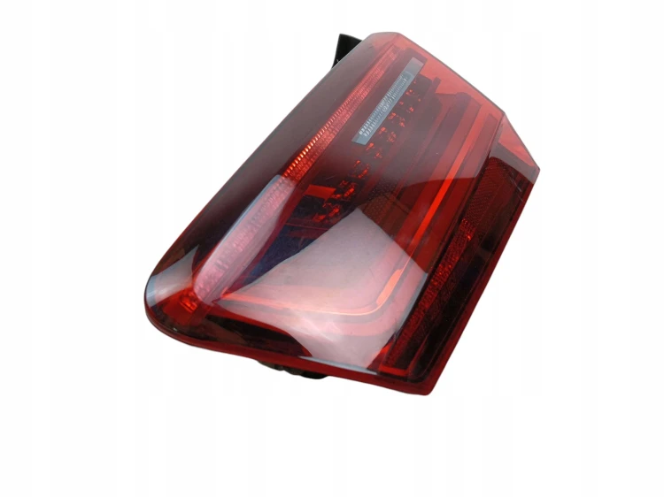 LAMPA PRAWY TYŁ W KLAPE AUDI A6 C7 LIFT (2014-2018) 2.0 TDI 190KM 4G5945094