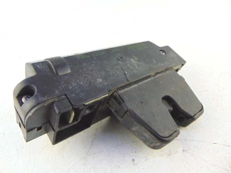 ZAMEK KLAPY BAGAŻNIKA CITROEN C3 I (2002-2005) 1.4 8V 9646091580