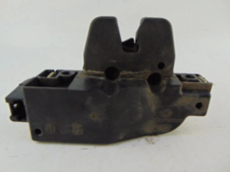 ZAMEK KLAPY BAGAŻNIKA CITROEN C3 I (2002-2005) 1.4 8V 9646091580