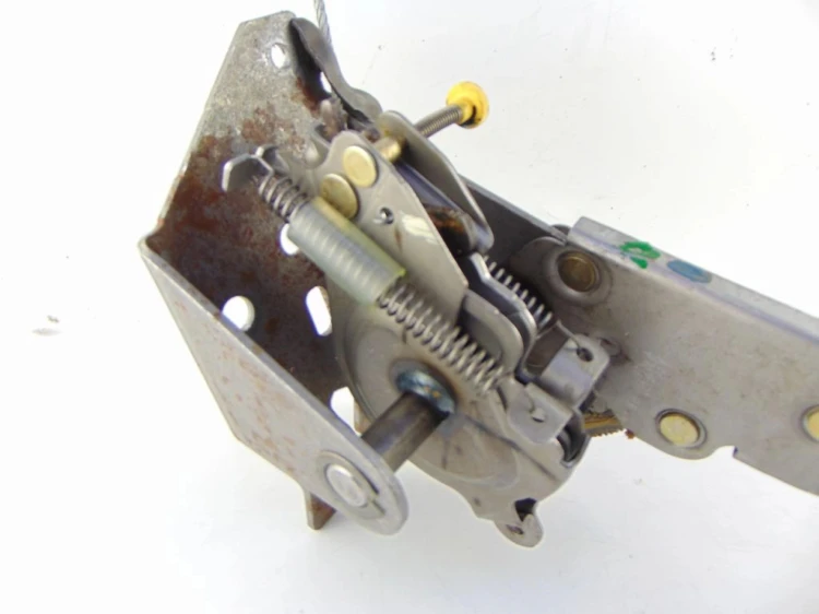 DŹWIGNIA HAMULCA RĘCZNEGO PEUGEOT 407 (2004-2008) 2.0 HDI 9654841677