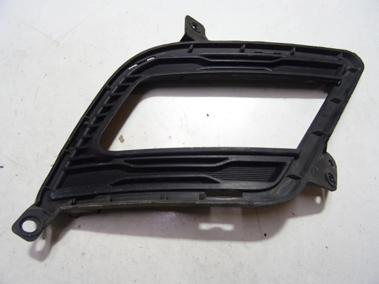 KRATKA ZDERZAKA HALOGENU PRAWA KIA CEED I LIFT (2006-2012)