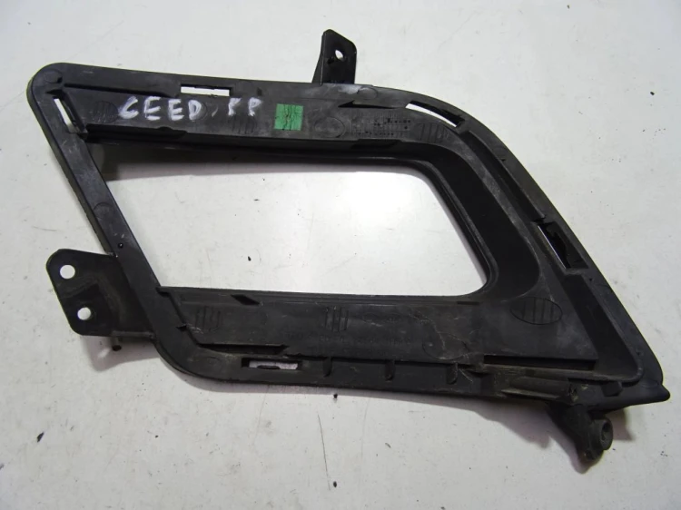 KRATKA ZDERZAKA HALOGENU PRAWA KIA CEED I LIFT (2006-2012)