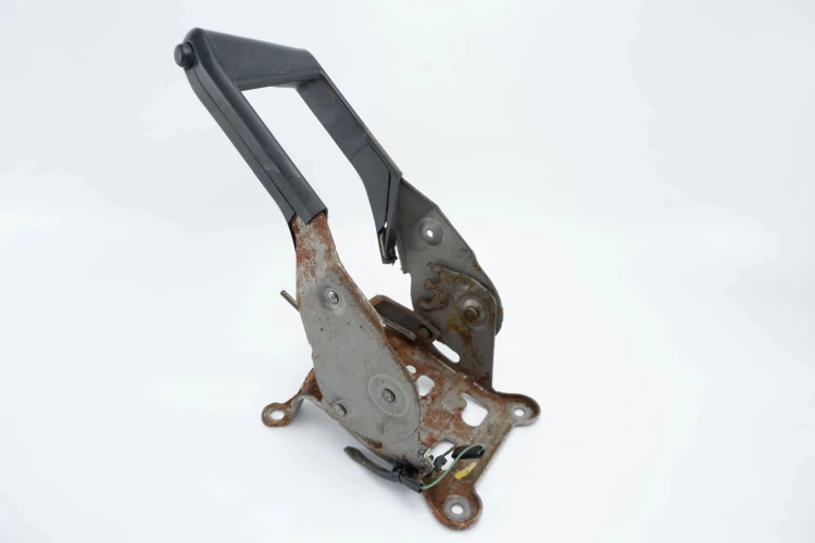 DŹWIGNIA HAMULCA RĘCZNEGO RENAULT MEGANE II (2002-2005) 8200540724--A