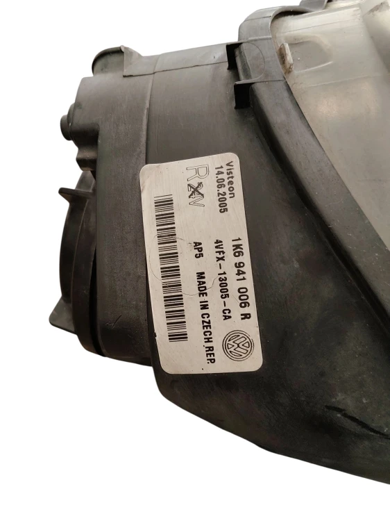 LAMPA PRAWY PRZÓD VOLKSWAGEN GOLF V (2003-2009) 1.6 8V 102KM 1K6941006R