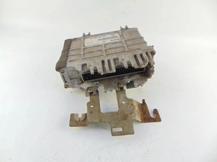 KOMPUTER STEROWNIK SILNIKA VOLKSWAGEN POLO III 6N 1.4 8V 030906027AA
