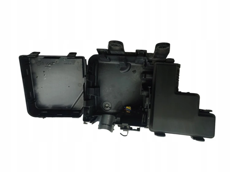 SKRZYNKA BEZPIECZNIKÓW NISSAN QASHQAI J11 LIFT (2017-2021) 1.3 DIG-T 140KM