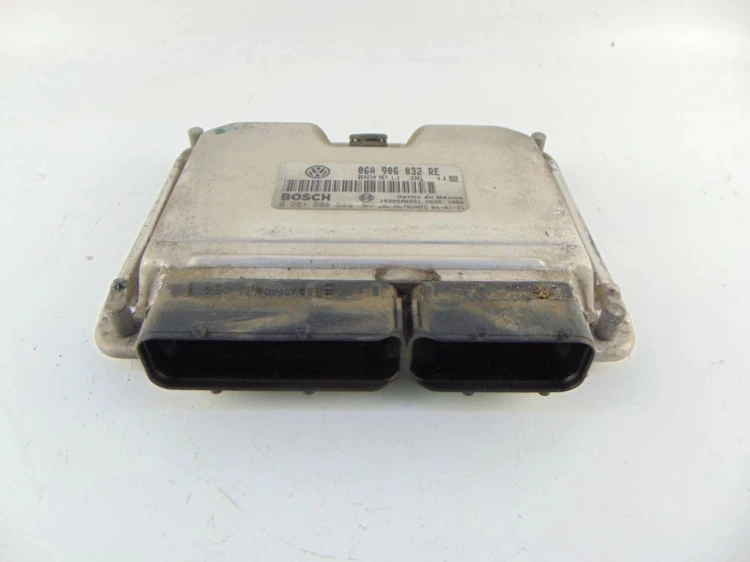 KOMPUTER STEROWNIK SILNIKA VOLKSWAGEN BORA (1998-2005) 2.0 8V 06A906032RE