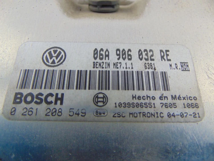 KOMPUTER STEROWNIK SILNIKA VOLKSWAGEN BORA (1998-2005) 2.0 8V 06A906032RE
