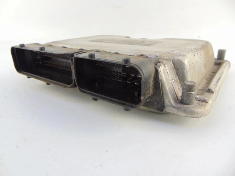 KOMPUTER STEROWNIK SILNIKA VOLKSWAGEN BORA (1998-2005) 2.0 8V 06A906032RE