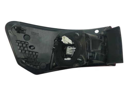LAMPA PRAWY TYŁ TOYOTA AVENSIS T27 LIFT (2015-2018) 2.0 D4D 143KM