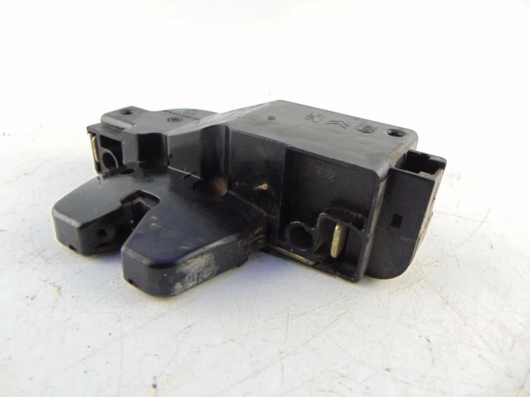 ZAMEK KLAPY BAGAŻNIKA PEUGEOT 307 (2001-2005) 2.0 HDI 9646091580