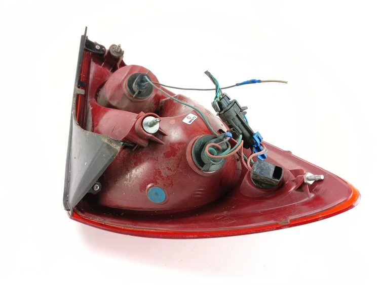 LAMPA PRAWY TYŁ PONTIAC G6 (2004-2008) 3.5 V6 203KM 08-336-1919R