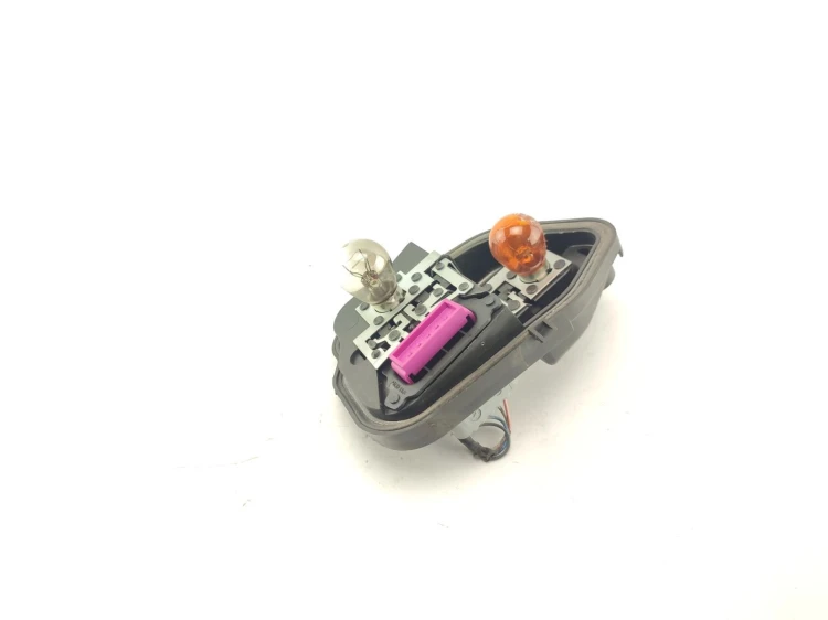 WKŁAD LAMPY PRAWY TYŁ RENAULT MEGANE III (2008-2011) 1.9 DCI 130KM 89076149