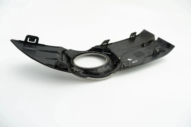 KRATKA ZDERZAKA HALOGENU LEWA RENAULT ESPACE IV LIFT (2006-2014) 1.9 dci