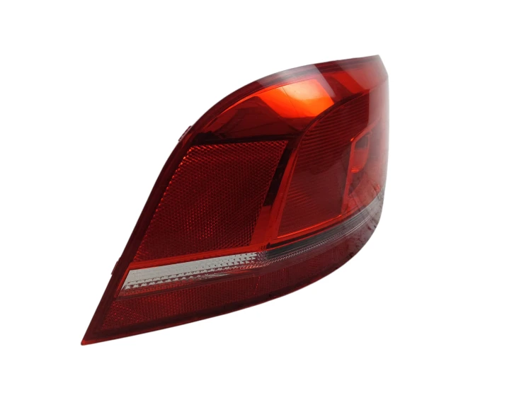 LAMPA LEWY TYŁ VOLKSWAGEN PASSAT B7 (2010-2014) 1.6 TDI 105KM 3AF945095E