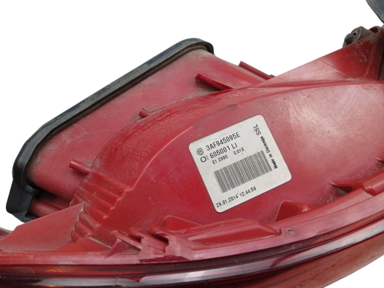 LAMPA LEWY TYŁ VOLKSWAGEN PASSAT B7 (2010-2014) 1.6 TDI 105KM 3AF945095E