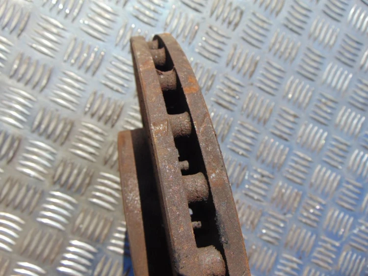 TARCZE HAMULCOWE PRZÓD CITROEN NEMO 1.4 HDI