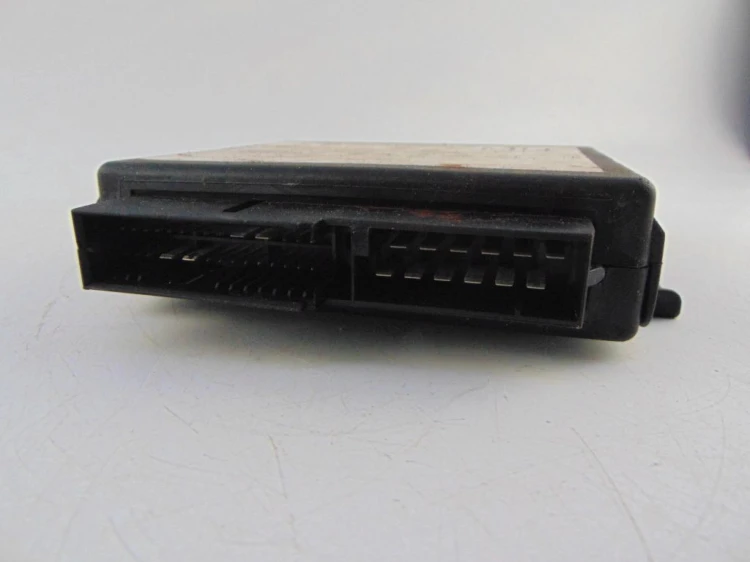 KOMPUTER STEROWNIK SILNIKA OPEL VECTRA B 1.6 16V 90506365
