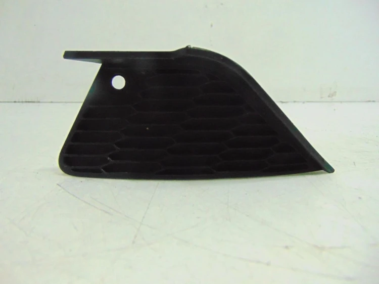 KRATKA ZDERZAKA LEWA CITROEN C5 III (2008 -) 2.2 HDI 9682247177