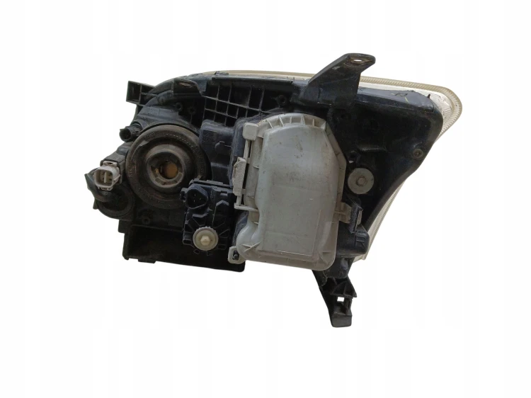 LAMPA PRAWY PRZÓD TOYOTA AVENSIS T25 (2003-2006) 1.8 VVT-I 129KM