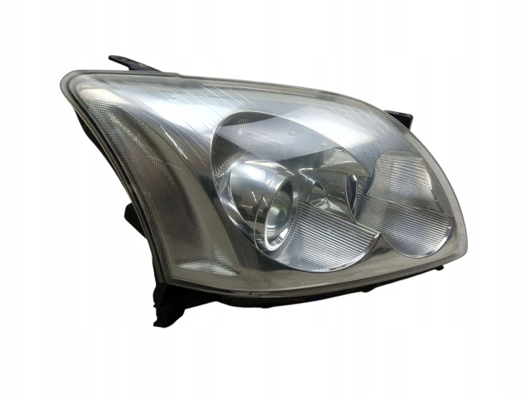 LAMPA PRAWY PRZÓD TOYOTA AVENSIS T25 (2003-2006) 1.8 VVT-I 129KM