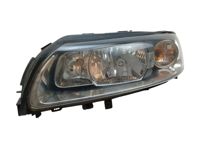LAMPA LEWY PRZÓD VOLVO XC70 I LIFT (2004–2007) 2.5T 209KM 30678933
