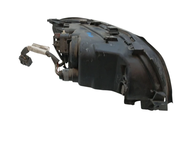 LAMPA LEWY PRZÓD VOLVO XC70 I LIFT (2004–2007) 2.5T 209KM 30678933