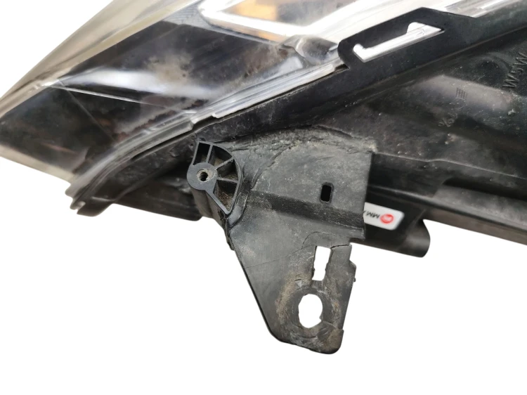 LAMPA PRAWY PRZÓD RENAULT CLIO IV (2012-2016) 10330748