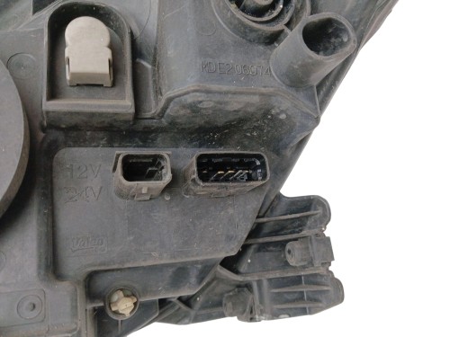 LAMPA PRAWY PRZÓD RENAULT LAGUNA III LIFT (2010-2015) 2.0 DCI 173KM 2601002
