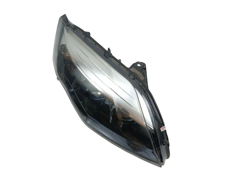 LAMPA PRAWY PRZÓD RENAULT LAGUNA III LIFT (2010-2015) 2.0 DCI 173KM 2601002