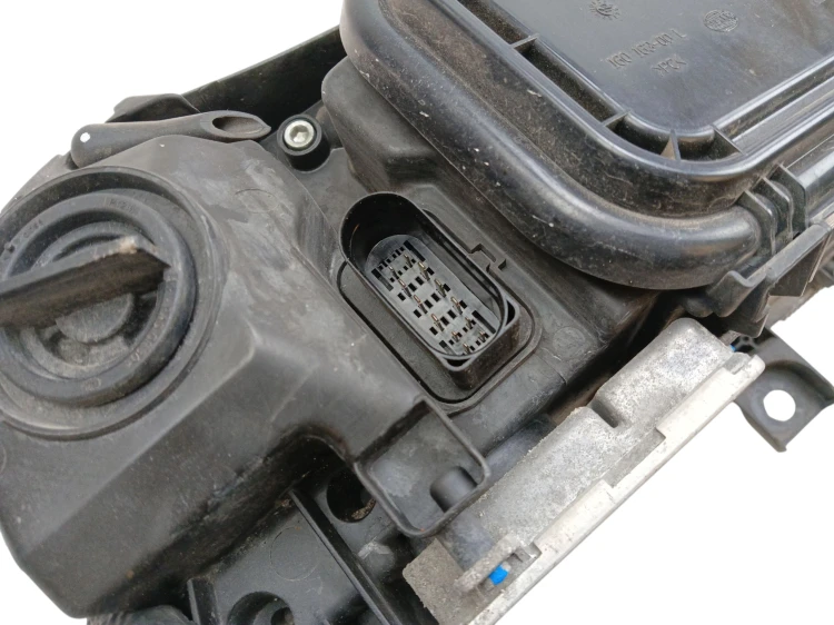 LAMPA LEWY PRZÓD AUDI A6 C6 (2004-2008) 2.4 V6 177KM