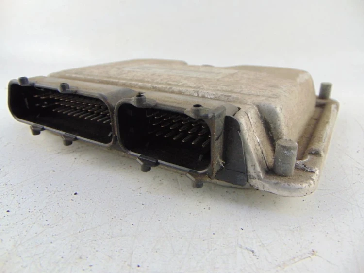 KOMPUTER STEROWNIK SILNIKA VOLKSWAGEN GOLF IV 1.4 16V 036906032G