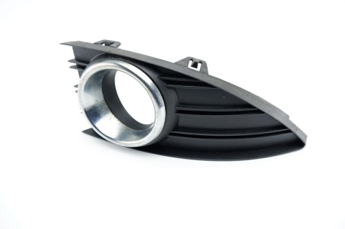 KRATKA ZDERZAKA HALOGENU PRAWA RENAULT FLUENCE 1.6 16V 261A50002R