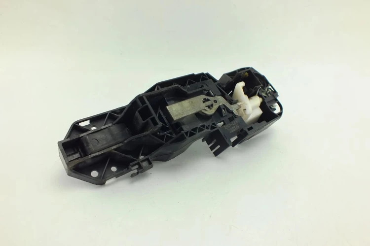 KLAMKA ZEWNĘTRZNA PRAWY TYŁ RENAULT MEGANE III (2008-2013) 1.6 16V