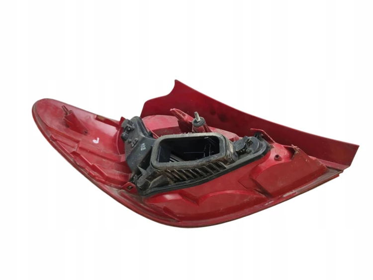 LAMPA PRAWY TYŁ PEUGEOT 207 LIFT (2009-2012) 1.4 8V 73KM 9686565980