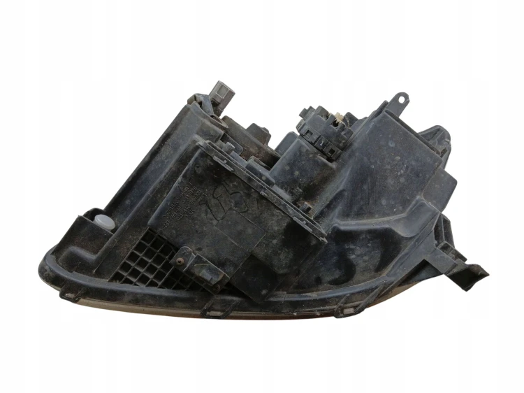 LAMPA PRAWY PRZÓD TOYOTA AVENSIS T25 (2003-2006) 2.0 D4D 116KM