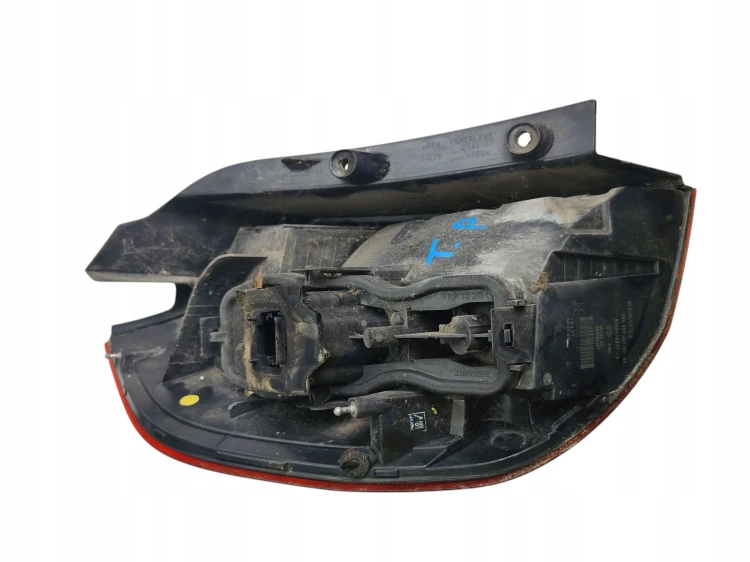 LAMPA PRAWY TYŁ RENAULT SCENIC II LIFT (2006-2009) 2.0 DCI 150KM 8200474327