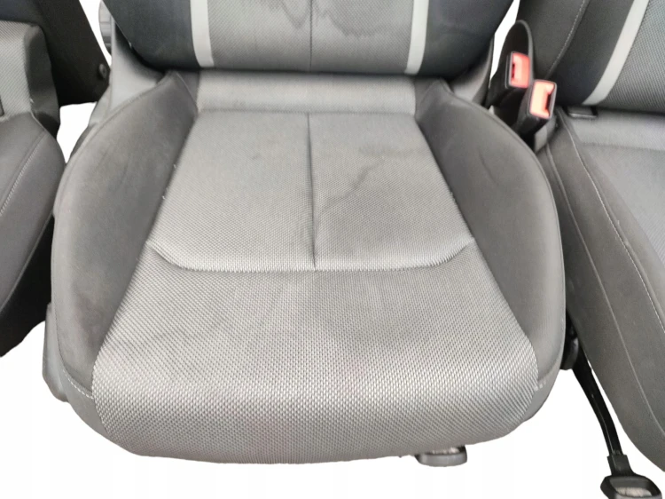 FOTELE KOMPLET AUDI Q2 GA 81A (2016-2020) 1.6 TDI 115KM